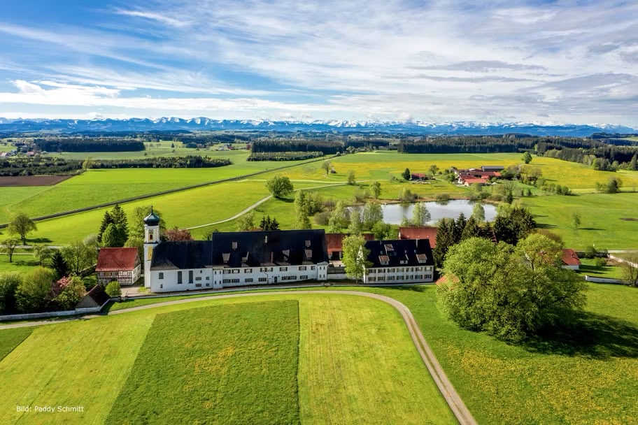 Naturcampus Bärenweiler aus der Luft